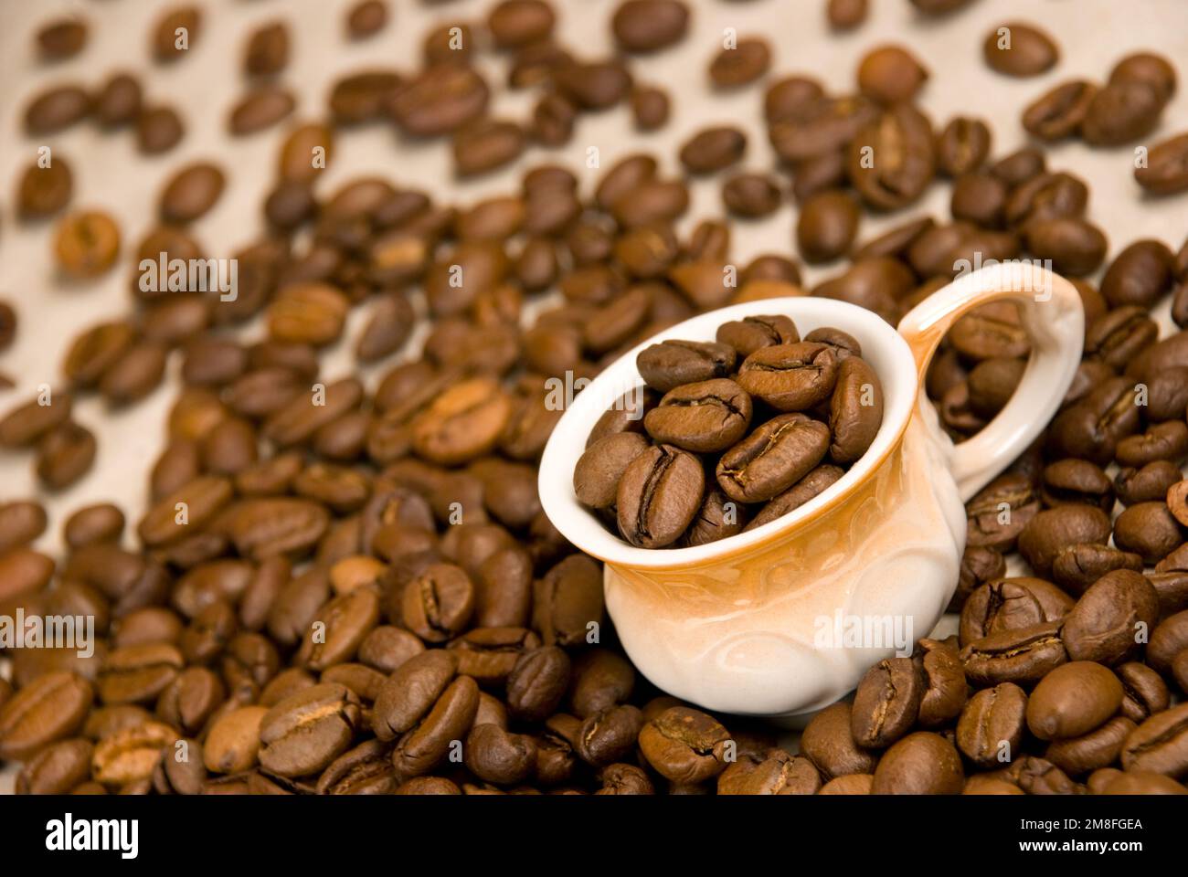 Coffee beans in a hessian sack hi-res stock photography and images - Alamy