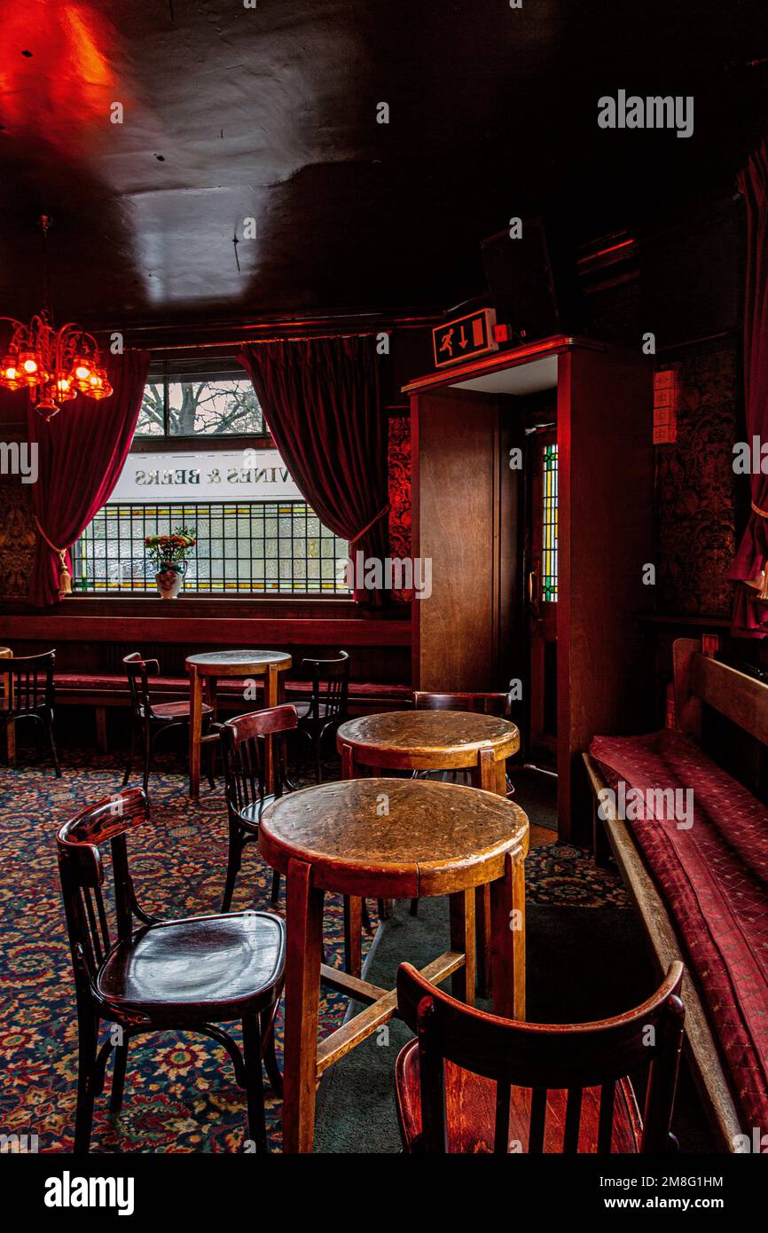 The Palm Tree pub interior of east end bozzer,Mile End, London, England, Stock Photo