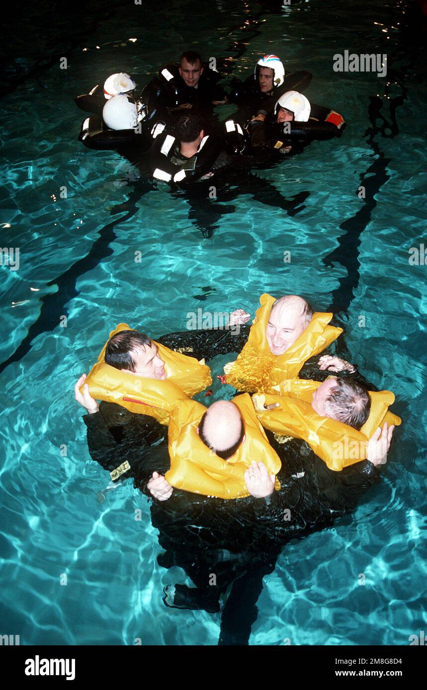 Aviation water survival training hi-res stock photography and images ...