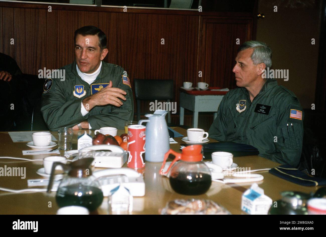 GEN. Robert C. Oaks, Commander-in-CHIEF US Air Forces Europe, stresses the importance of the refueling missions supporting the operation. GEN. Oaks is briefed by COL. Joseph Simeone, Tanker Task Force Commander and his staff. Subject Operation/Series: RESTORE HOPE Base: Moron Country: Spain (ESP) Stock Photo