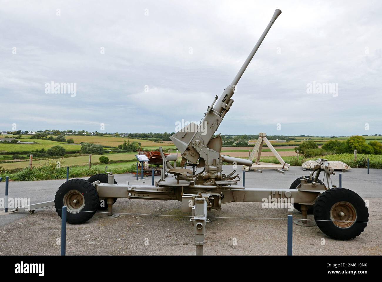Bofors 40mm gun, Graf Spee battery command post, WW II, Pointe de Saint-Mathieu, Plougonvelin, Finistere, Bretagne, France, Europe Stock Photo