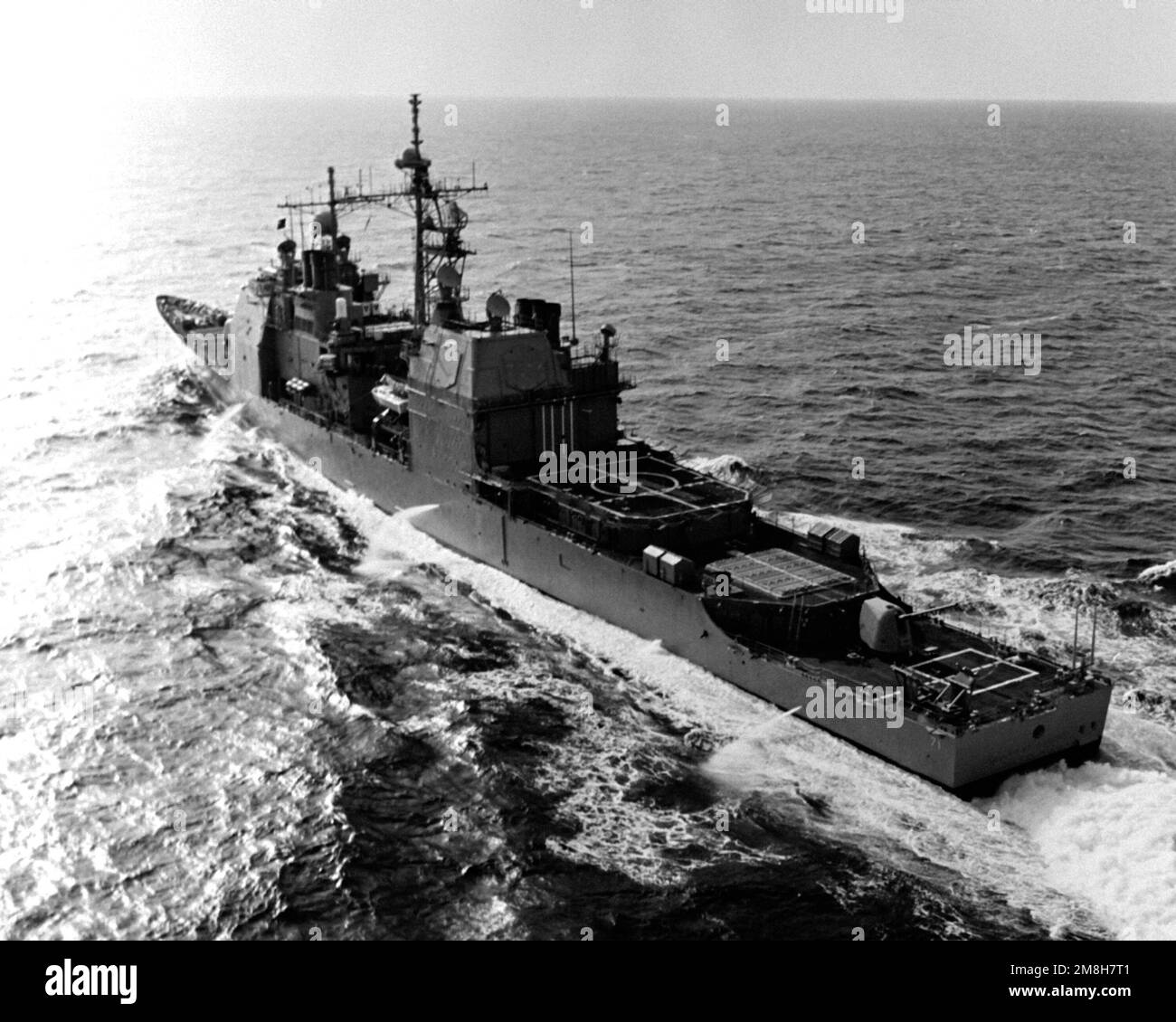 A port quarter view of the guided missile cruiser USS CAPE ST. GEORGE (CG-71) underway during acceptance trial. Country: Gulf Of Mexico Stock Photo