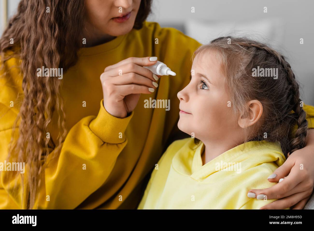 Putting eye drops into eyes hires stock photography and images Alamy
