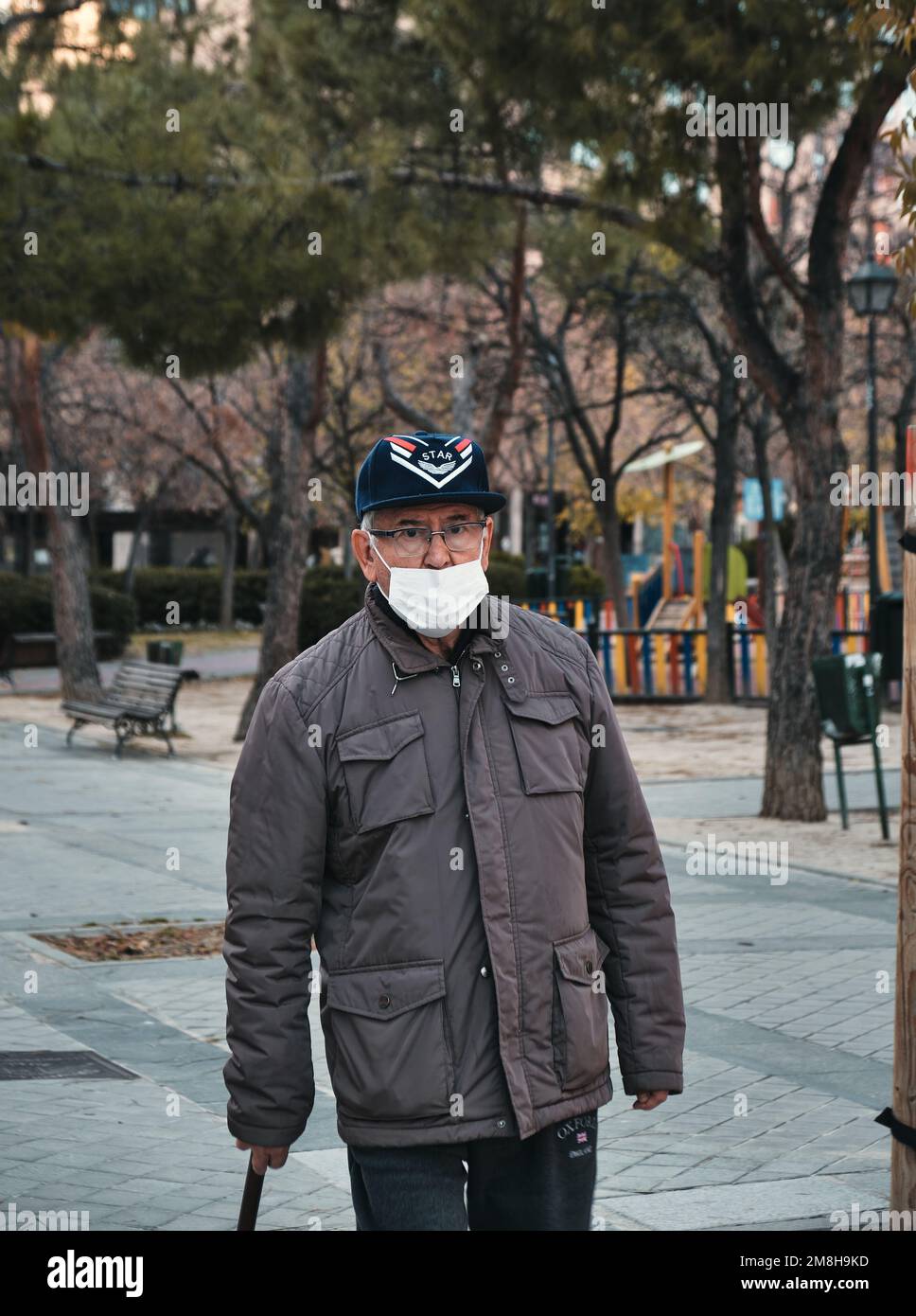 Elderly man wearing cap hi-res stock photography and images - Alamy