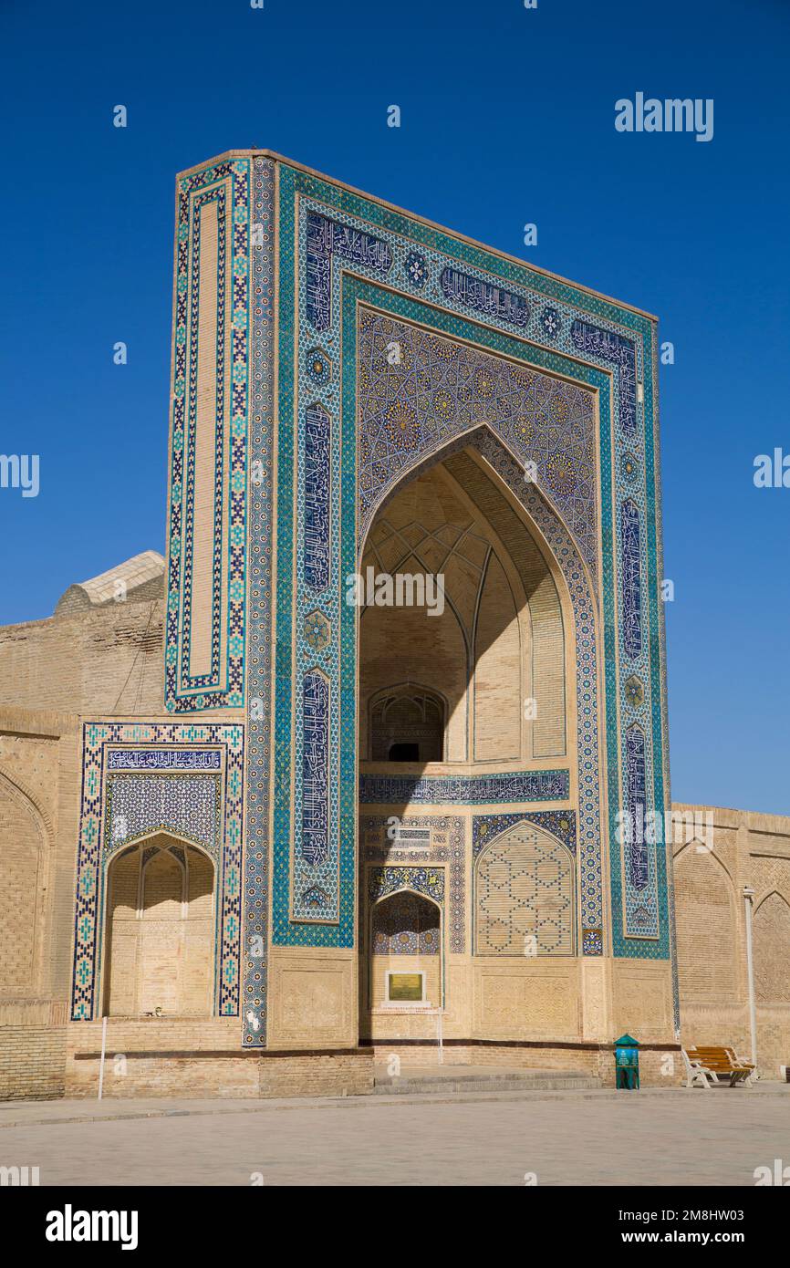 Kalyon Mosque (1514), Poi Kalyon Square, Buhkara, Uzbekistan Stock Photo