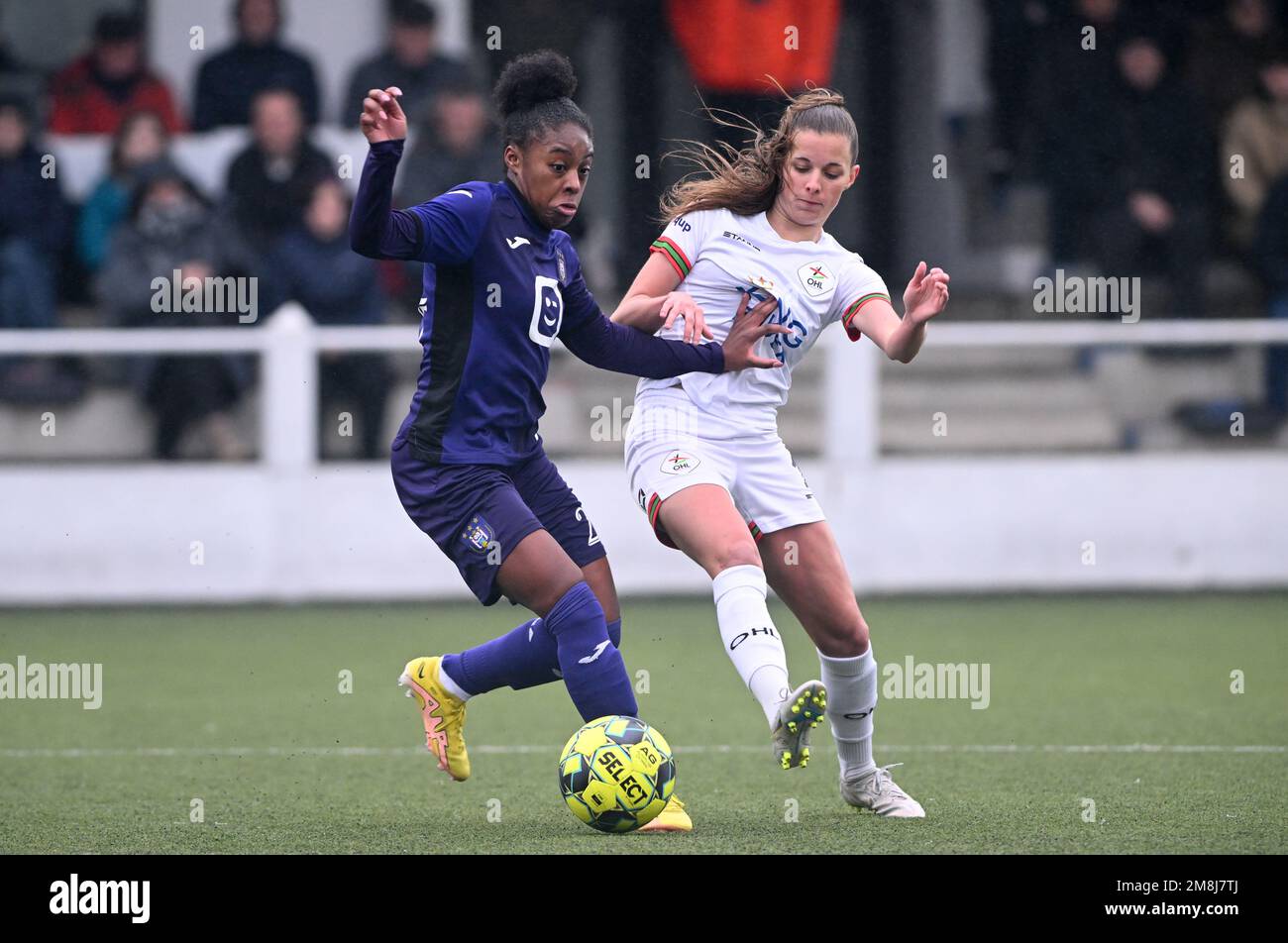 Esther Buabadi (24) of Anderlecht pictured fighting for the ball