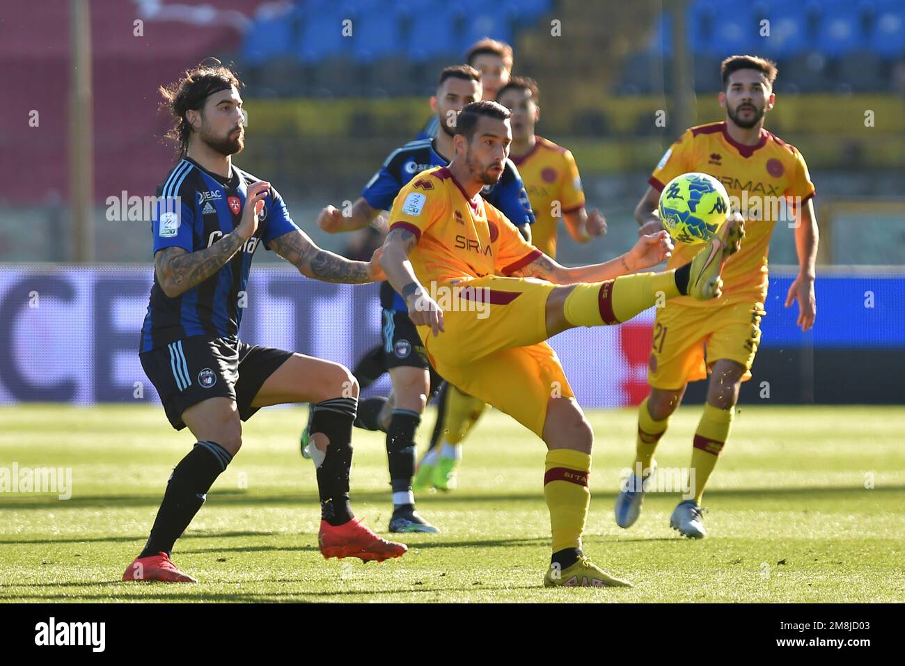 Arena Garibaldi, Pisa, Italy, January 14, 2023, Referee Mr. MAtteo  Gualtieri from Asti during AC Pisa vs AS Cittadella - Italian soccer Serie B  match Credit: Live Media Publishing Group/Alamy Live News