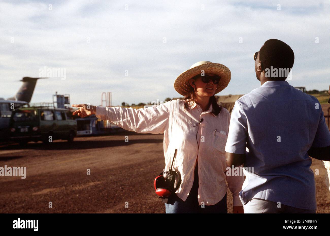 Unhcr airlift hi-res stock photography and images - Alamy