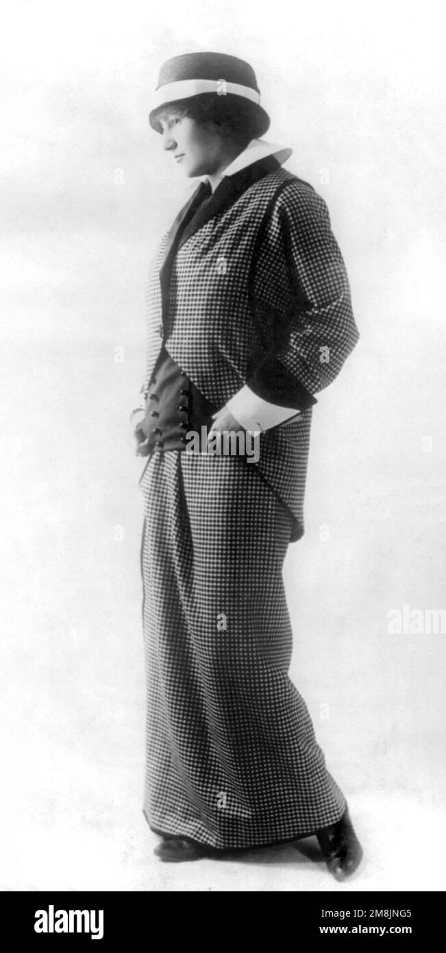 Paul Poiret (1879-1944). Check Suit desing by Paul Poiret, Bain News Service, 1914 Stock Photo