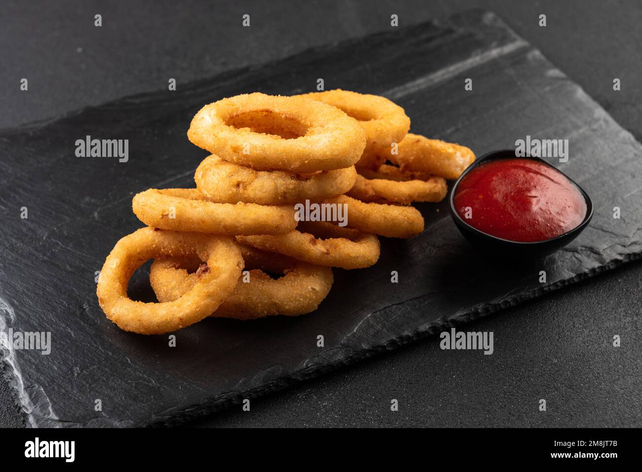 Onion rings deepfried in breaded onions. Crispy onion rings. Fast food