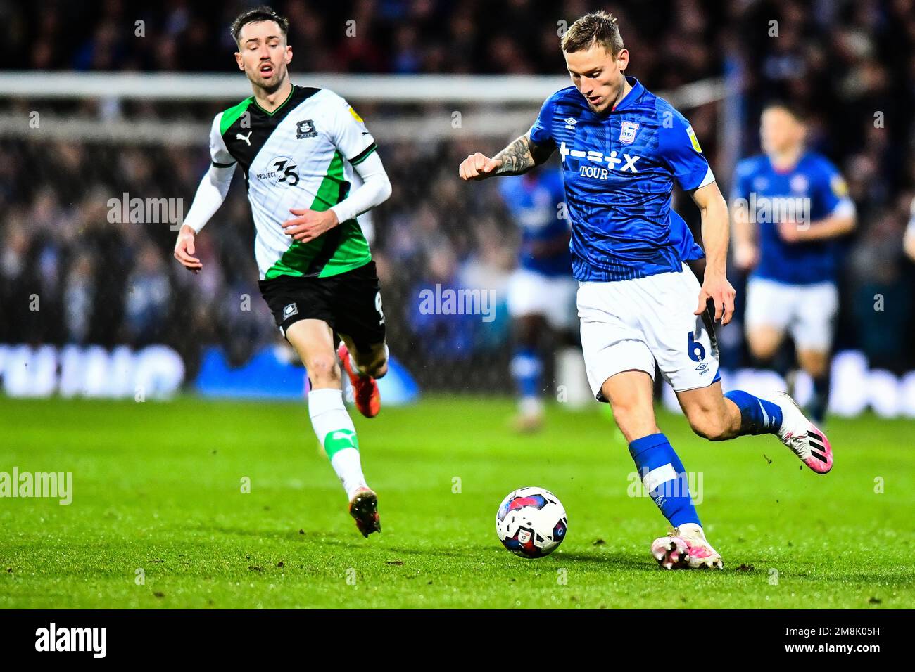 Luke Woolfenden (6 Ipswich Town) controls the ball during the Sky Bet League 1 match between Ipswich Town and Plymouth Argyle at Portman Road, Ipswich on Saturday 14th January 2023. (Credit: Kevin Hodgson | MI News ) Credit: MI News & Sport /Alamy Live News Stock Photo
