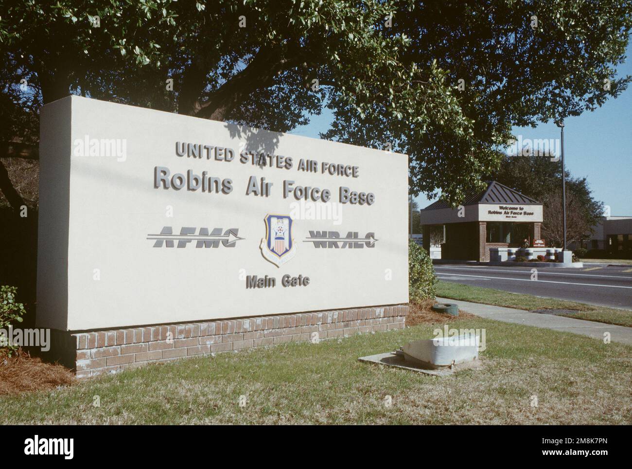 Medium range view main hi-res stock photography and images - Alamy