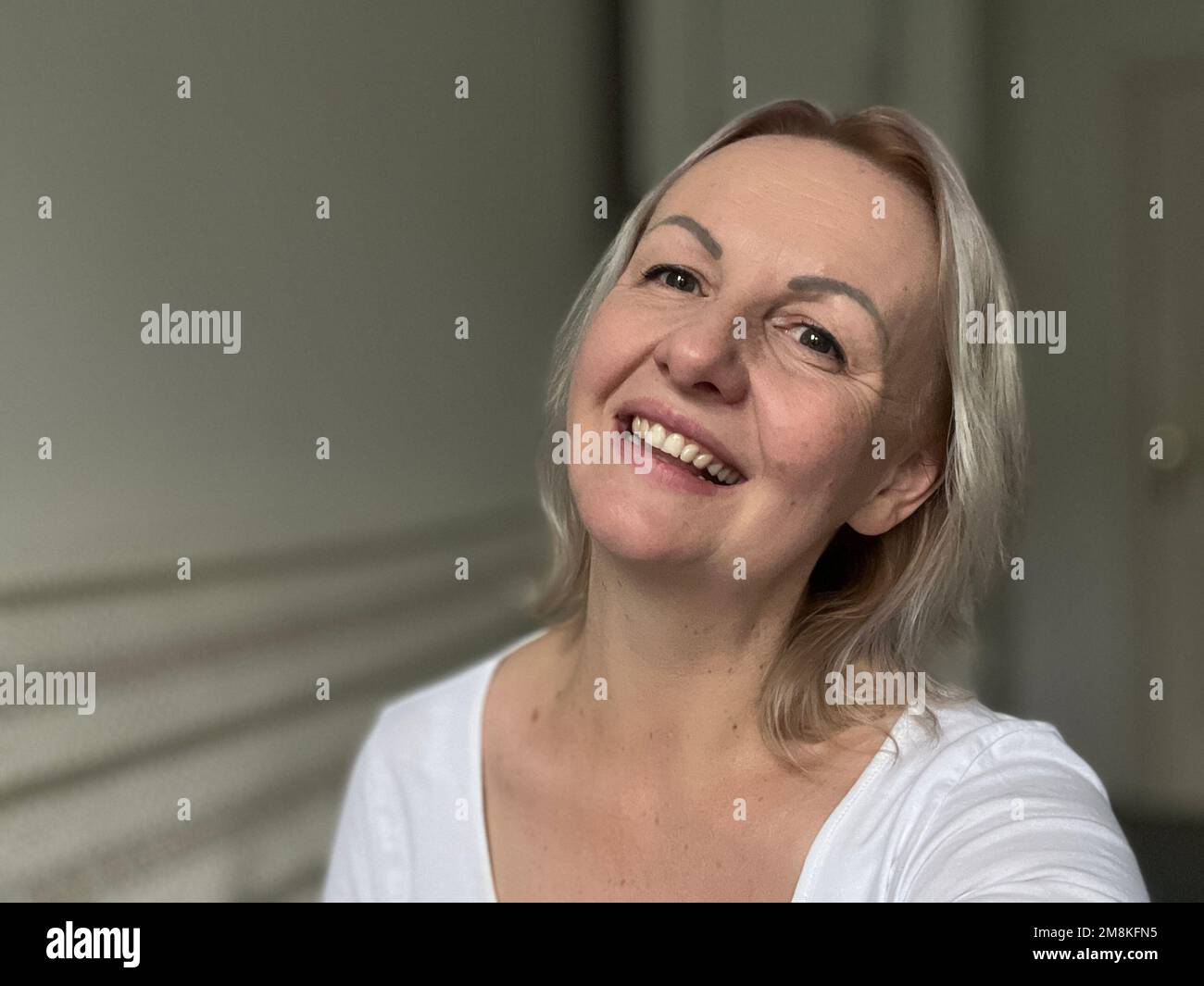 Web cam woman hi-res stock photography and images - Page 2 - Alamy