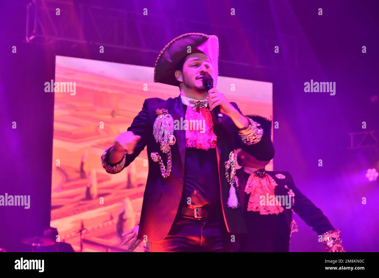 Leon, Mexico. 13 Jan 2023. Actor Carlos Gatica performing The Little Mermaid chef song at Disney Myst Be Our Guest show premiere on Feria de Leon 2023. Credits: Juan Jose Valdez / JVMODEL Credit: JVMODEL/Alamy Live News Stock Photo