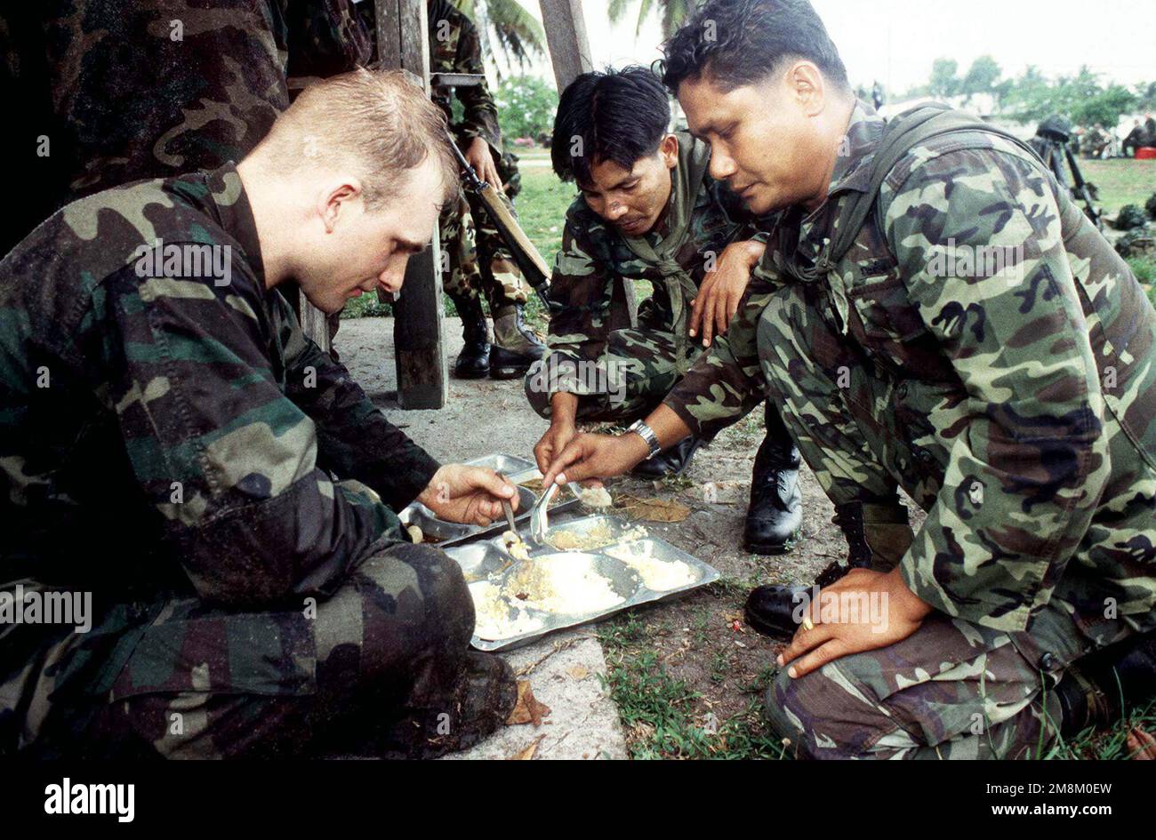 Soldiers from the 5th Long Range Reconnaissance Patrol Company, Royal ...