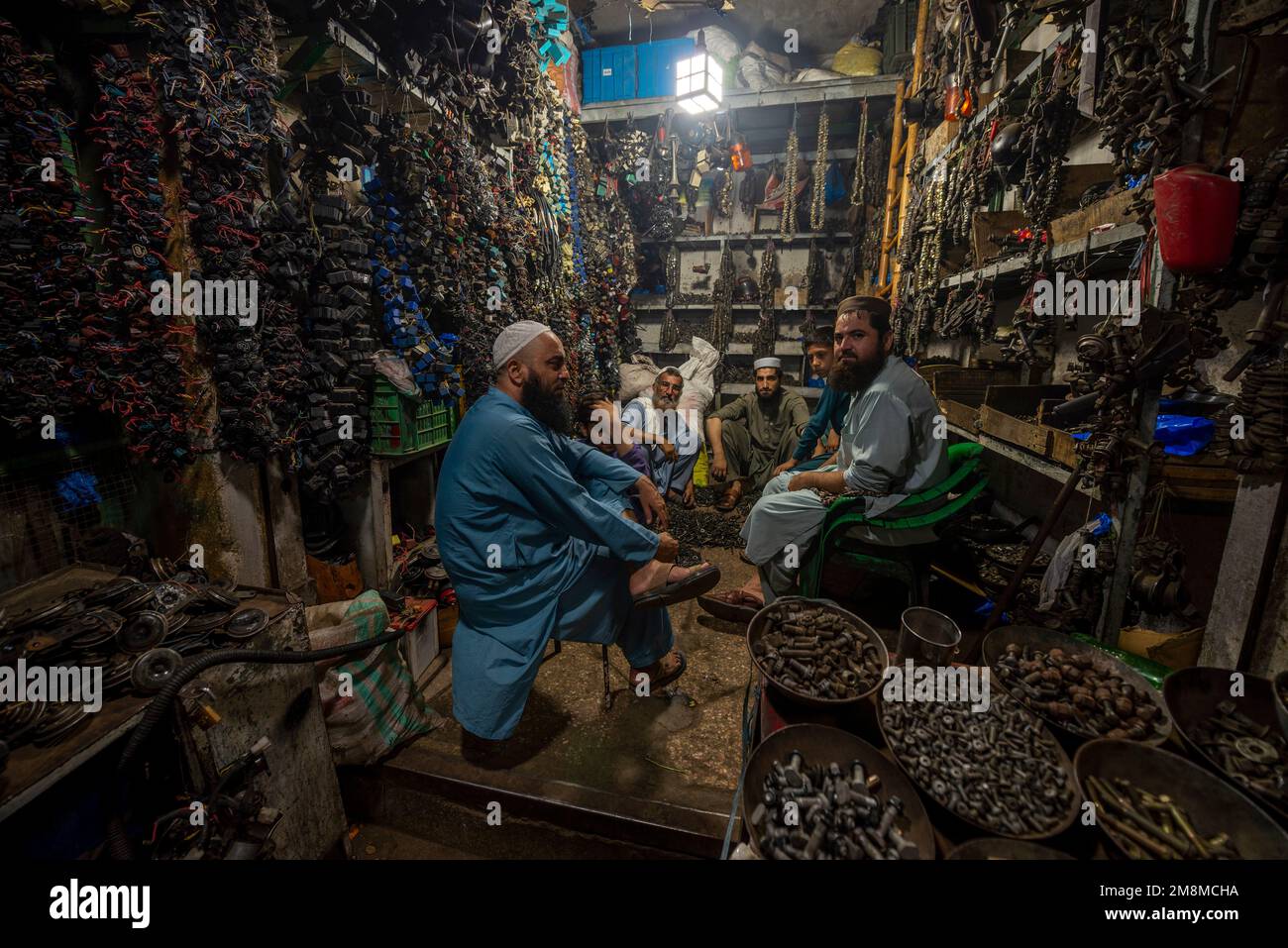Car spare parts bazaar, Peshawar, Pakistan Stock Photo - Alamy