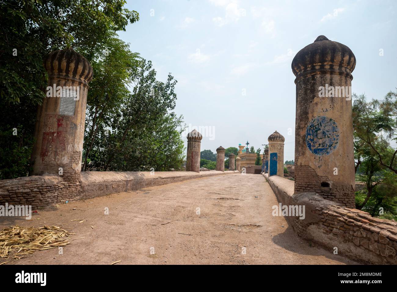 Ancient mughal bridge on the Grand Trunk Road, Peshawar, Pakistan Stock
