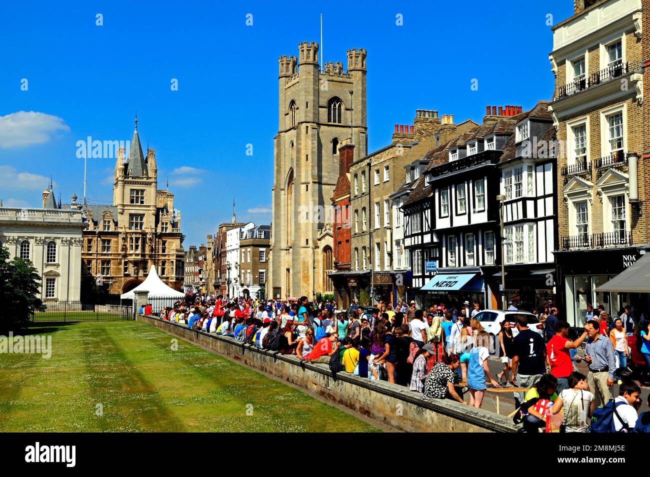 Kings Parade, and Great St. Mary's Church, visitors, Cambridge, England, UK Stock Photo