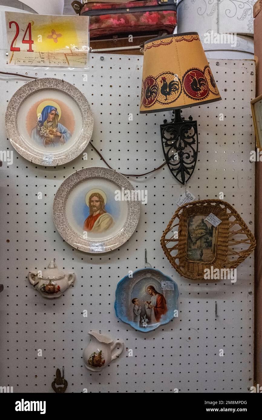 Antique store in albuquerque hires stock photography and images Alamy