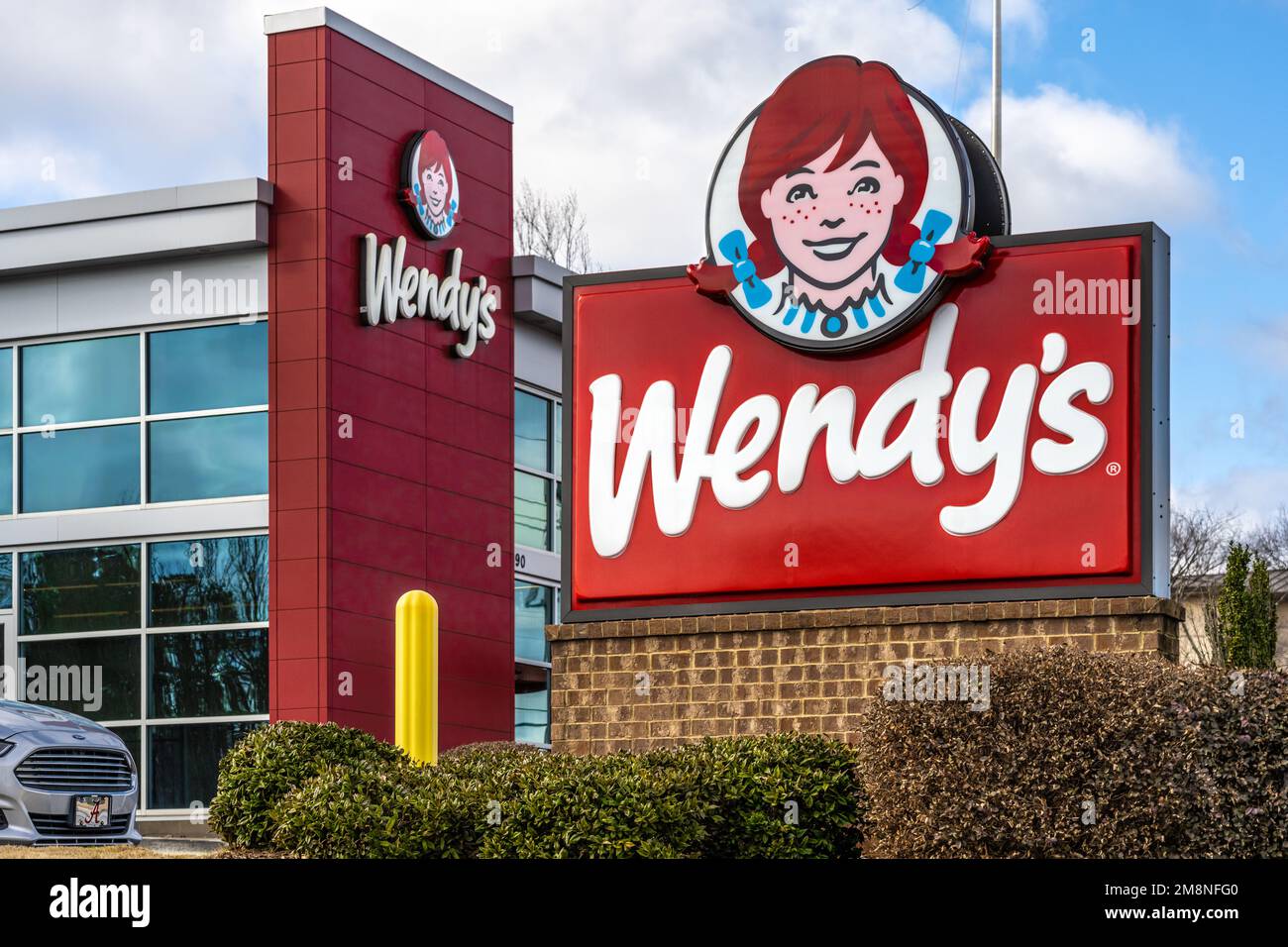Wendy #39 s restaurant sign hi res stock photography and images Alamy Wendy #39 s restaurant sign hi res stock photography and images Alamy