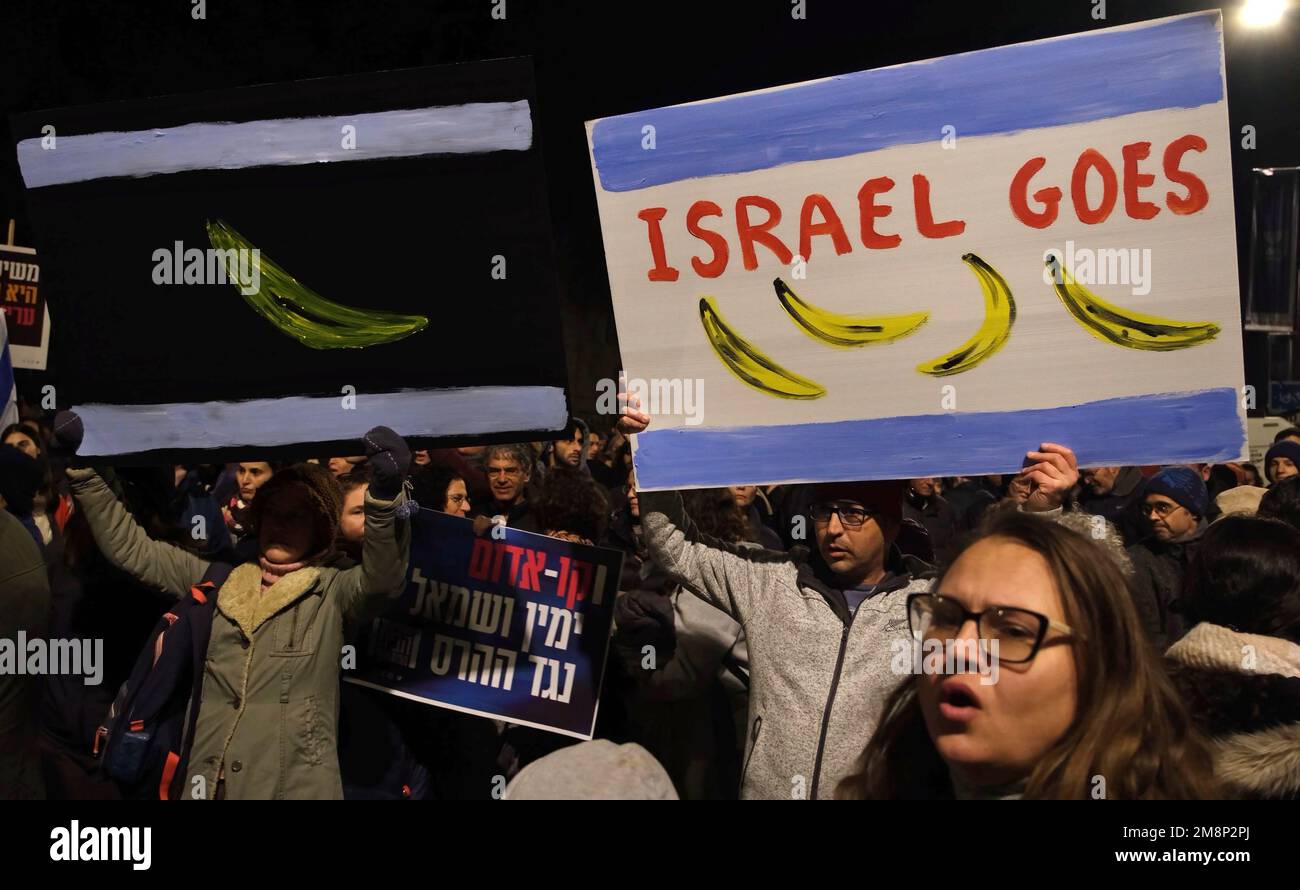 JERUSALEM, ISRAEL - JANUARY 14: Israelis hold up signs during a demonstration against Israel's new government judicial system plan that aims to weaken the country's Supreme Court outside the President's Residence on January 14, 2023, in Jerusalem, Israel. For a second weekend protestors rallied against the wide ranging and controversial reform in Israel's legal system which would boost the power of elected officials and reduce the power of the Israeli High Court of Justice. Credit: Eddie Gerald/Alamy Live News Stock Photo