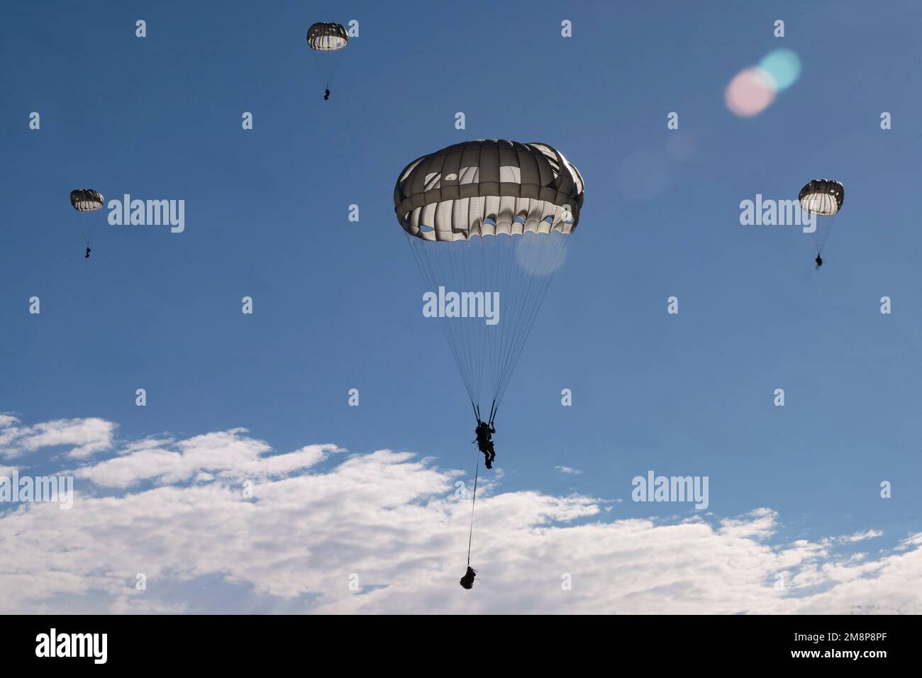 Static line hi-res stock photography and images - Alamy