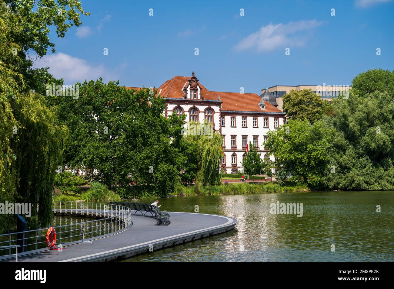 Wellen am teich hires stock photography and images Alamy