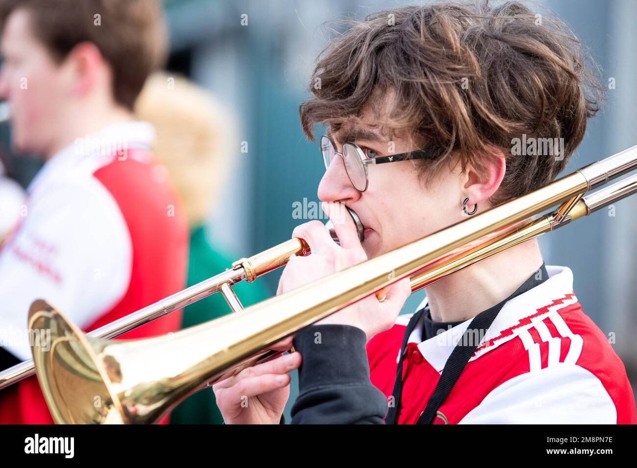 London, UK. 15th Jan, 2023. An Arsenal musician plays to fans arriving to the Barclays FA Womens Super League game between Arsenal and Chelsea at Emirates Stadium in London, England. (Liam Asman/SPP) Credit: SPP Sport Press Photo. /Alamy Live News Stock Photo