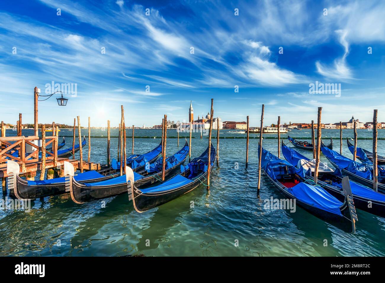 Gondolas saint mark venice hi-res stock photography and images - Alamy