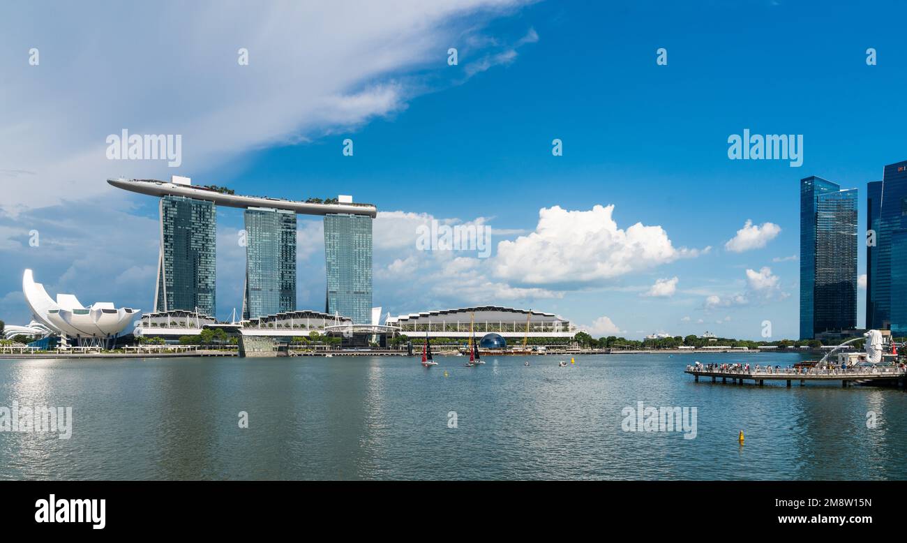 Day singapore famous raffles place hi-res stock photography and images ...