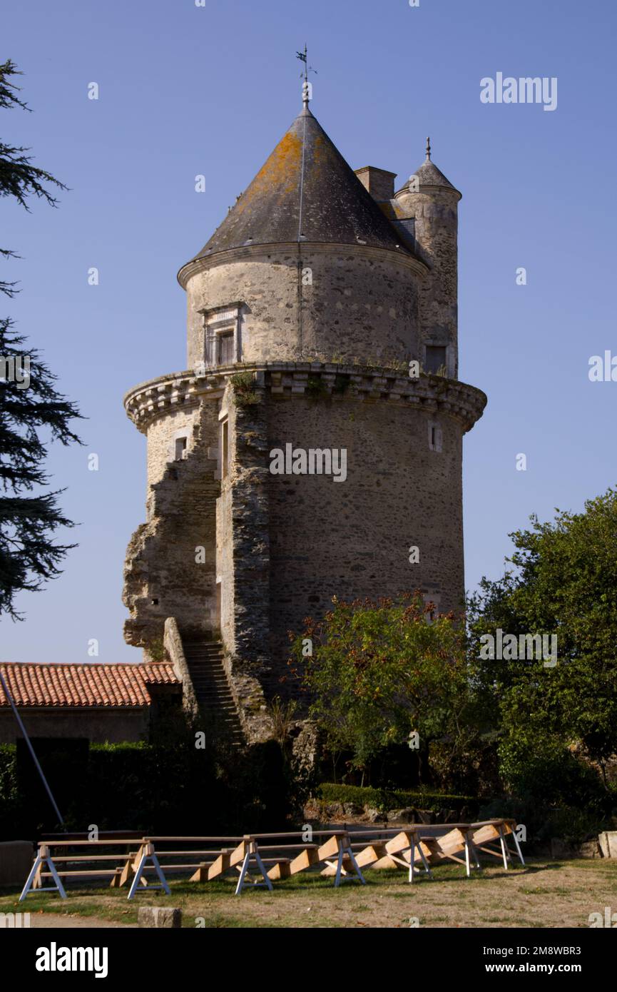 Castle tower at Apremont Castle, Vendee, France Stock Photo Alamy