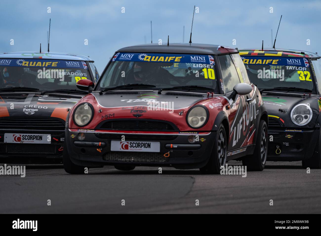 Mini Racing Thruxton Quaife Mini Challenge Race 1 Thruxton Race Circuit Sunday August 2022 ...