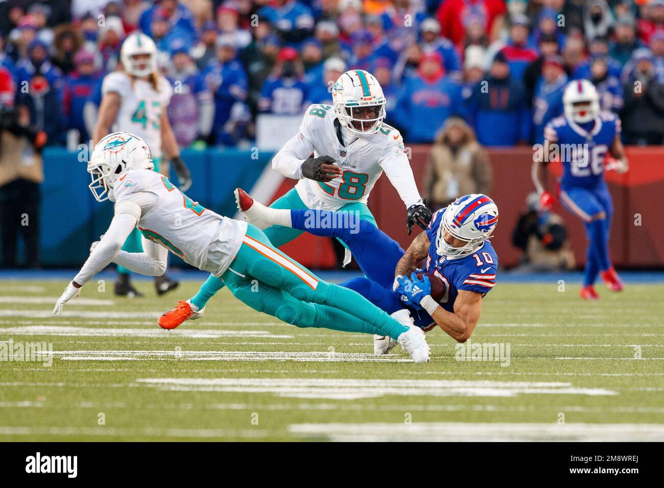 Buffalo Bills wide receiver Khalil Shakir (10) catches a pass in front ...