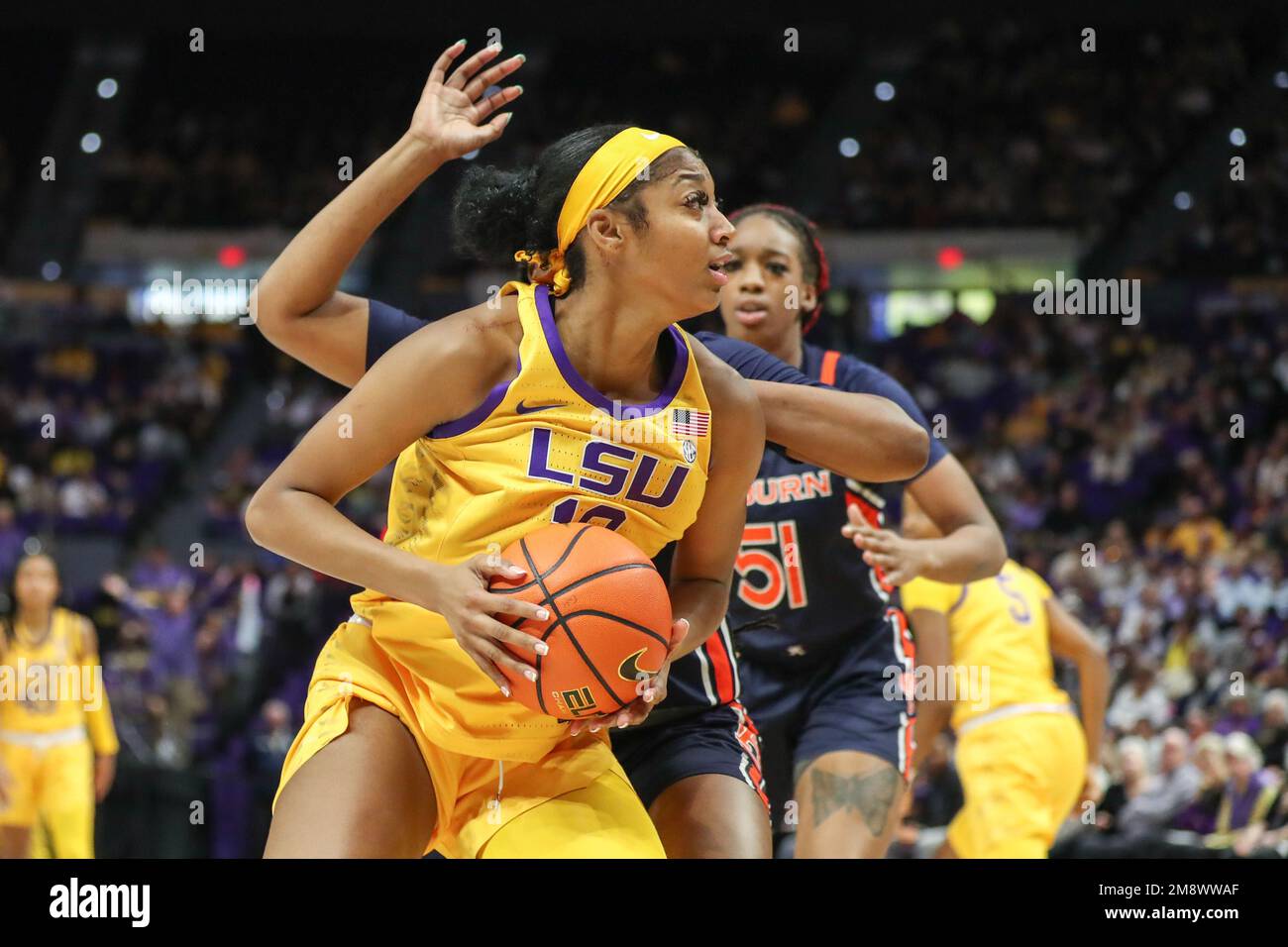 Baton Rouge, LA, USA. 15th Jan, 2023. LSU's Angel Reese (10) drives to ...