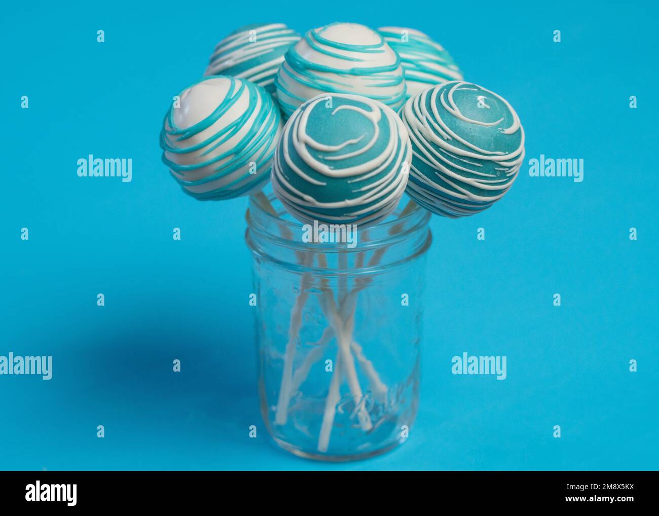 Teal And White Cake Pops Stock Photo Alamy teal-and-white-cake-pops-stock-photo-alamy