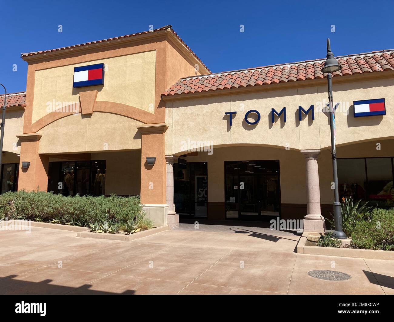 Tommy hilfiger sign hi-res stock photography and images - Alamy