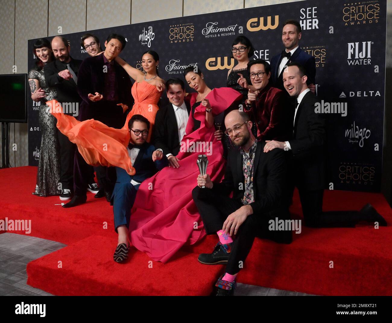 Los Angeles, United States. 15th Jan, 2023. (L-R) Kelsi Ephraim, Jason Kisvarday, Zak Stoltz, Harry Shum Jr., Stephanie Hsu, Dan Kwan, Jonathan Wang, Michelle Yeoh, Shirley Kurata, Ke Huy Quan, Paul Rogers, Daniel Scheinert and Jon Read appears backstage with their award for Best Picture award for 'Everything Everywhere All at Once' during the 28th annual Critics' Choice Awards at the Fairmont Century Plaza in Los Angeles on Sunday, January 15, 2023. Photo by Jim Ruymen/UPI Credit: UPI/Alamy Live News Stock Photo