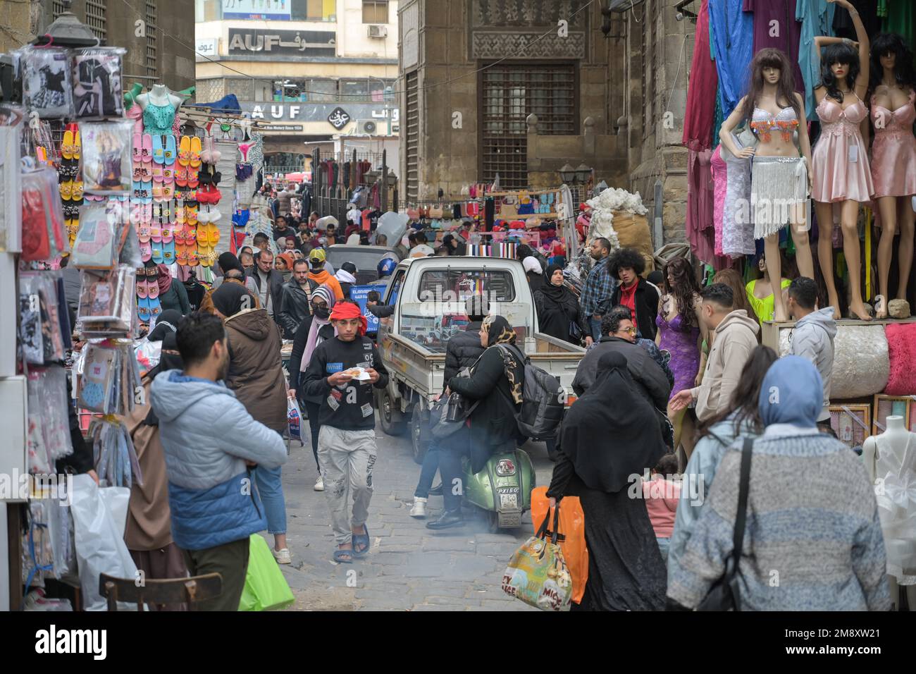 Old cars for sale hires stock photography and images Alamy