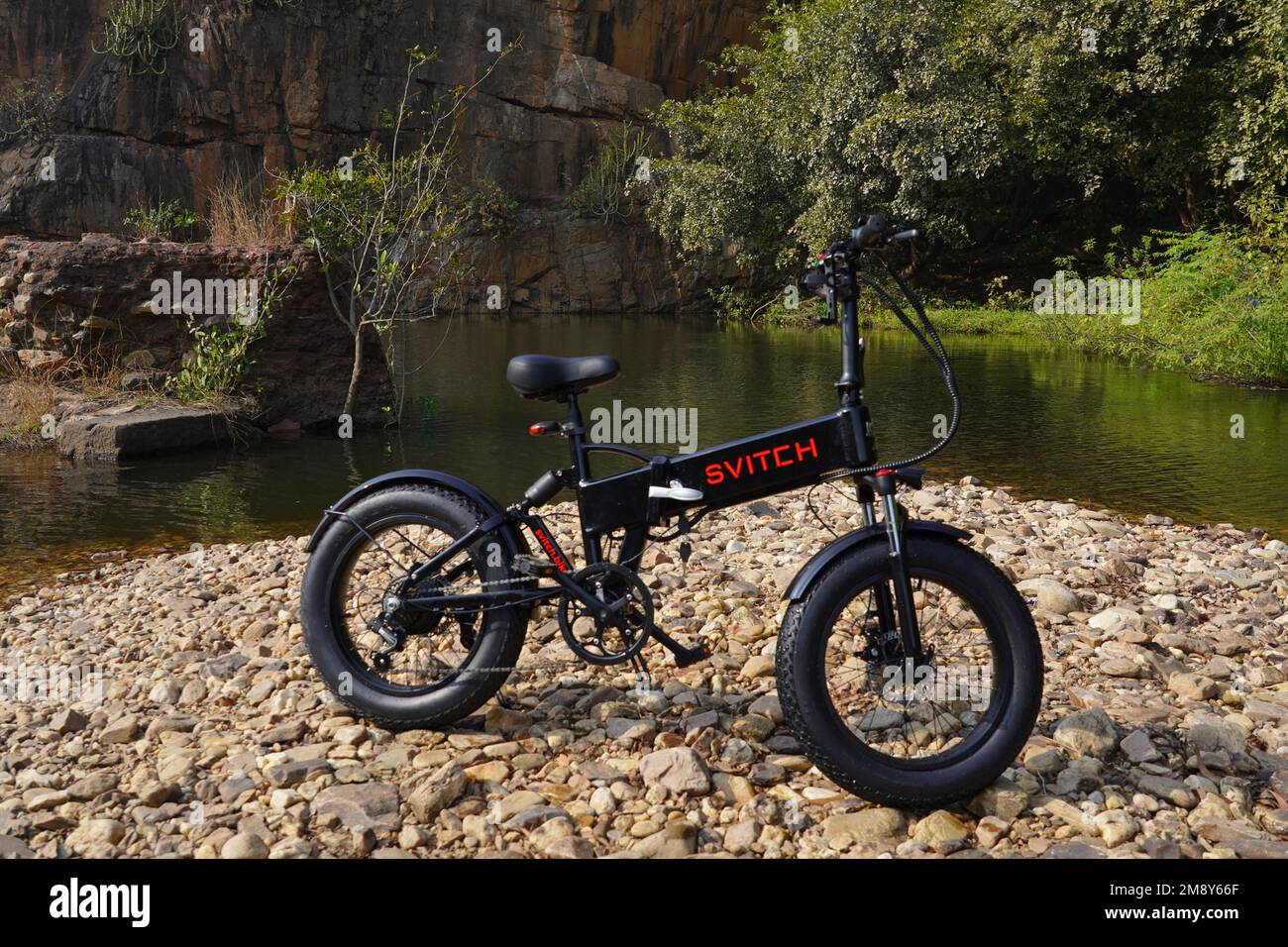 Black bike hi-res stock photography and images - Alamy