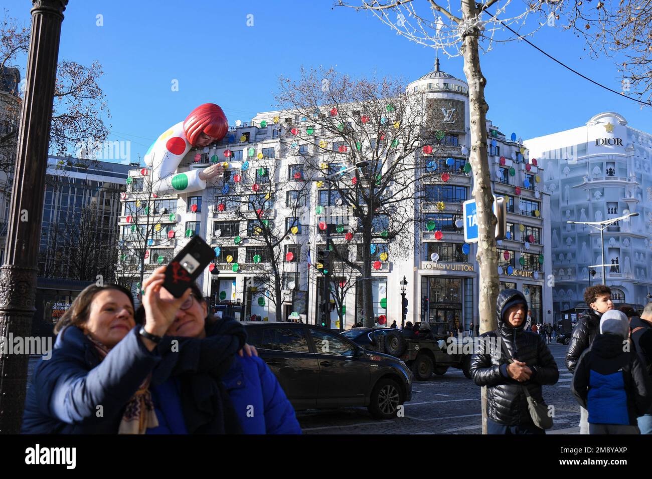 1.325 foto e immagini di Louis Vuitton Champs Elysées - Getty Images