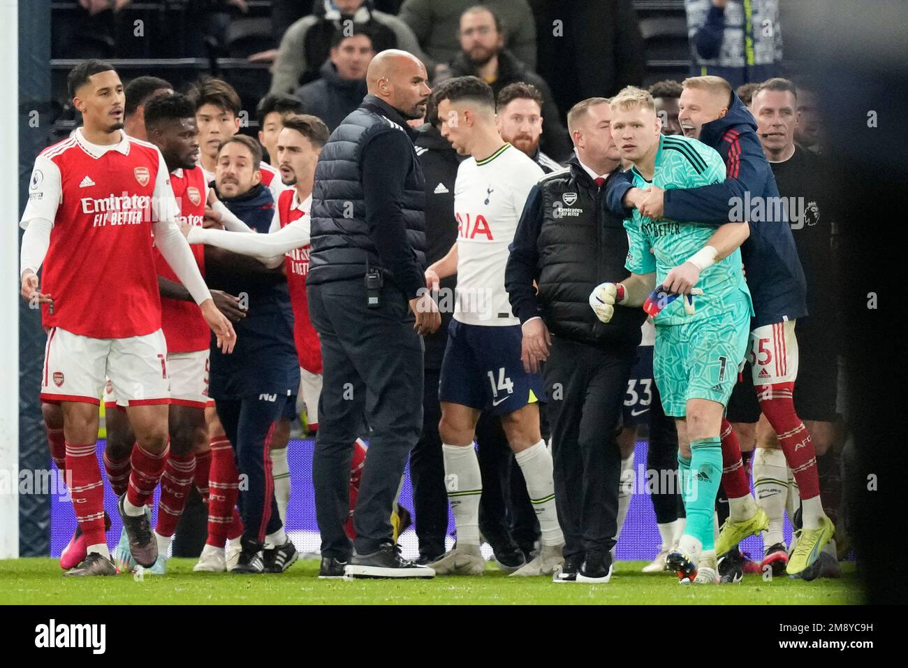 Arsenal goalkeeper Aaron Ramsdale appears to be kicked by