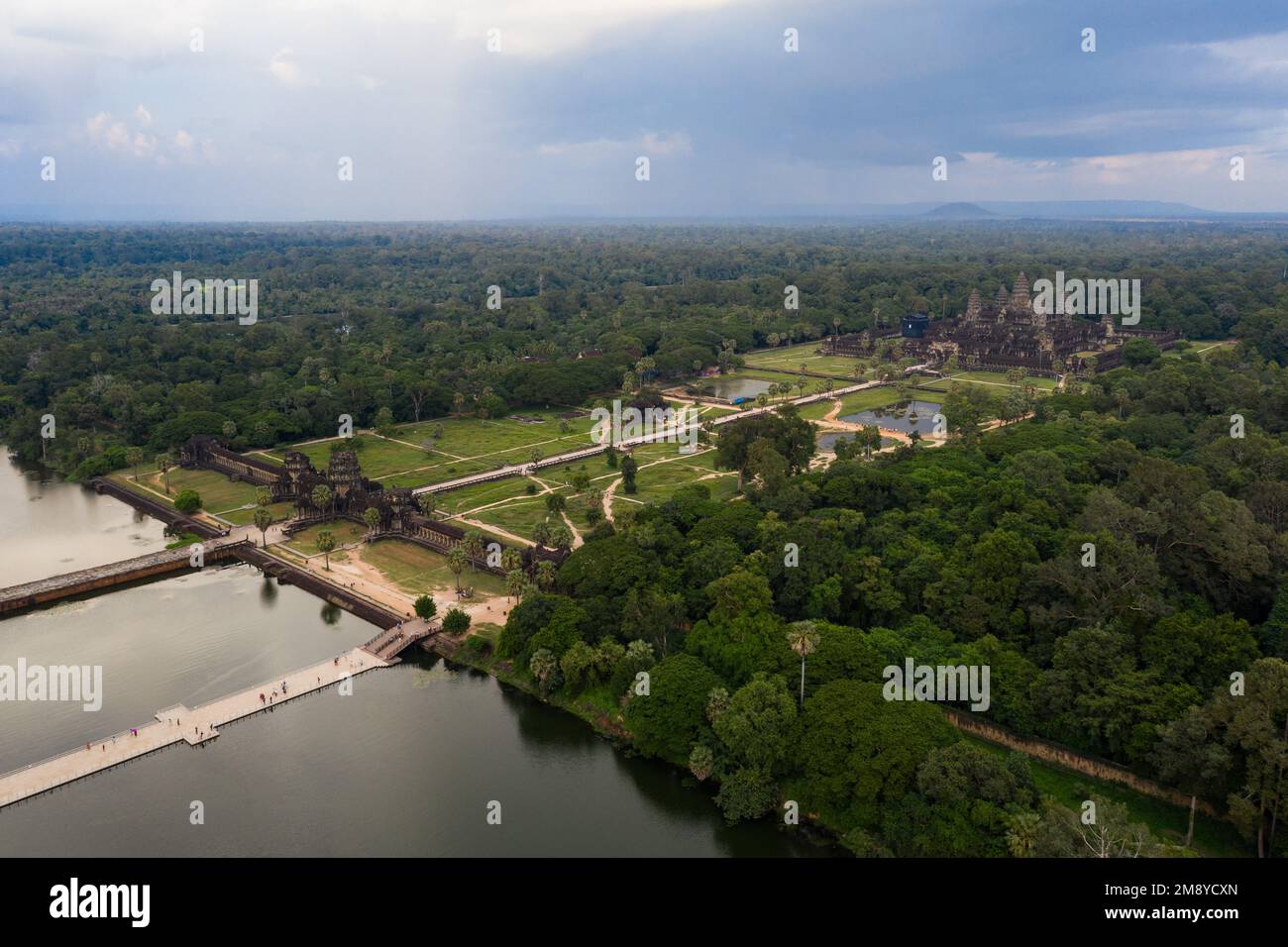 Angkor wat aerial view and moat hi-res stock photography and images - Alamy