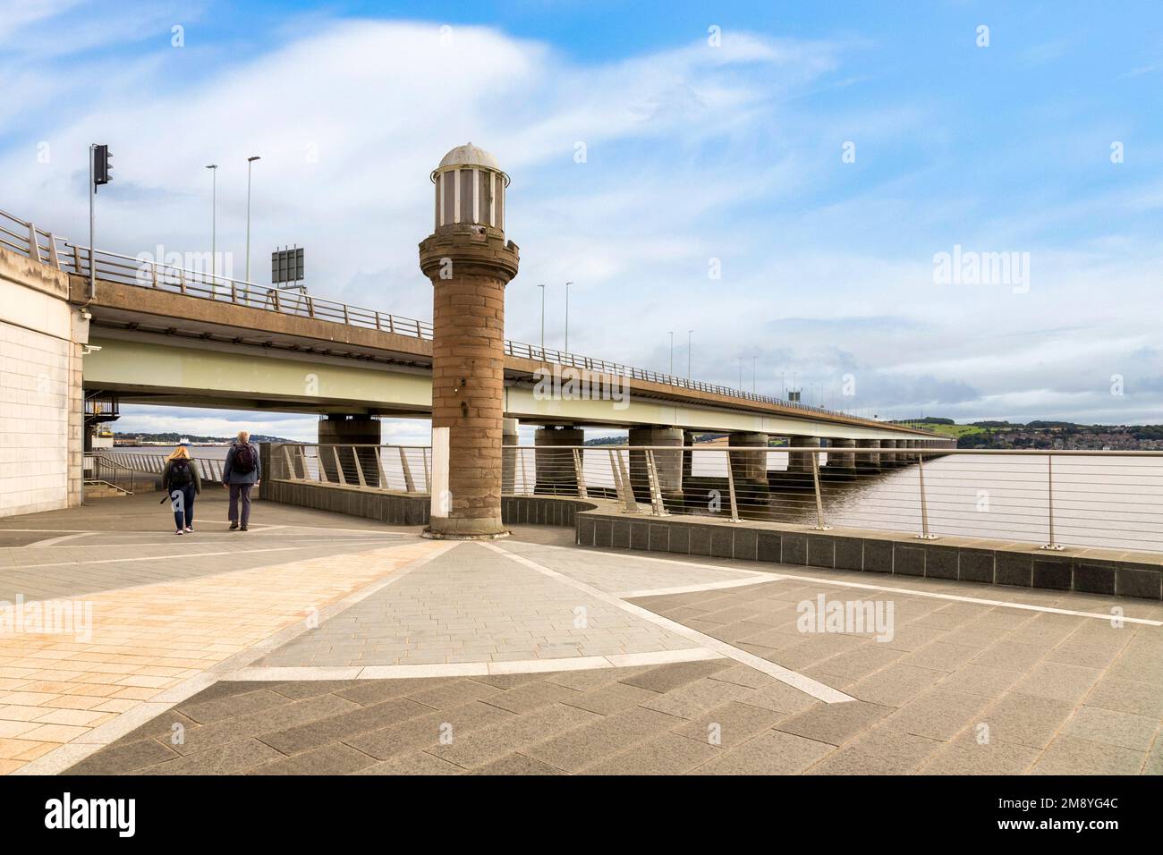 17 September 2022: Dundee, Scotland - The Telford Beacon, built at the entrance to Telford's Docks, now demolished, and the Tay Road Bridge. Stock Photo