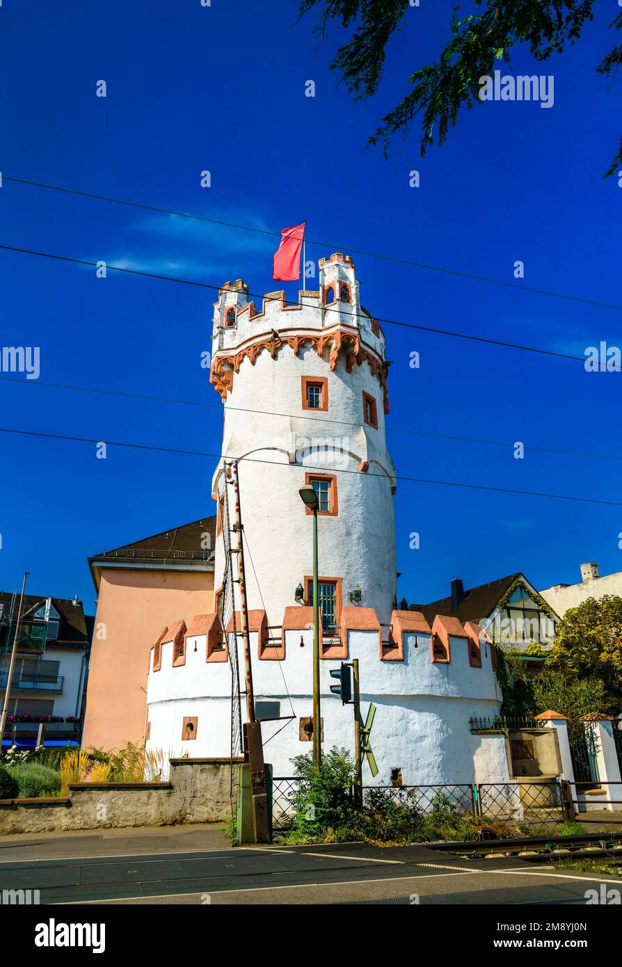 adlerturm-or-eagle-tower-in-rudesheim-am-rhein-the-rhine-gorge
