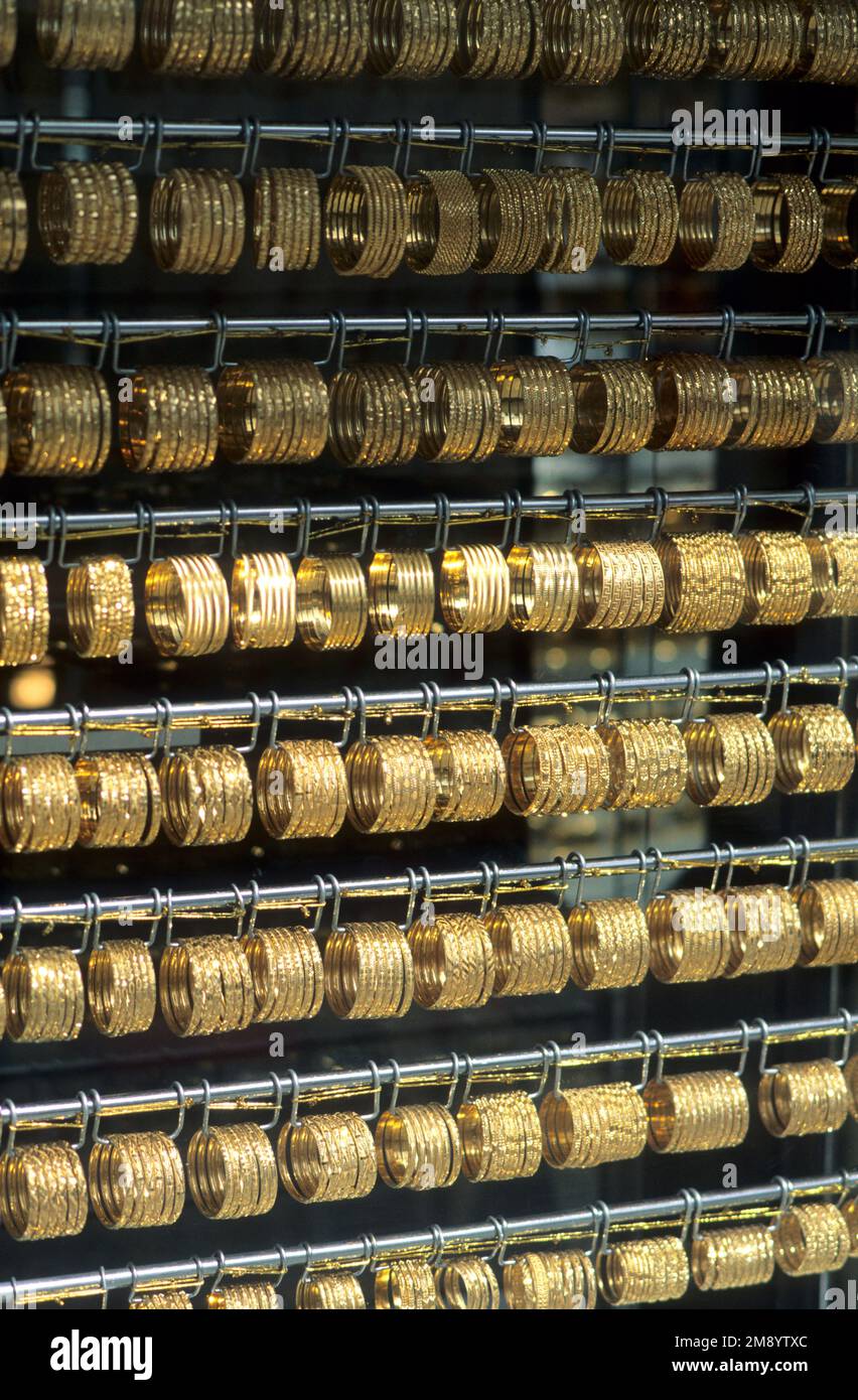 Bahrain, gold wares on sale in the Manama souk Stock Photo Alamy
