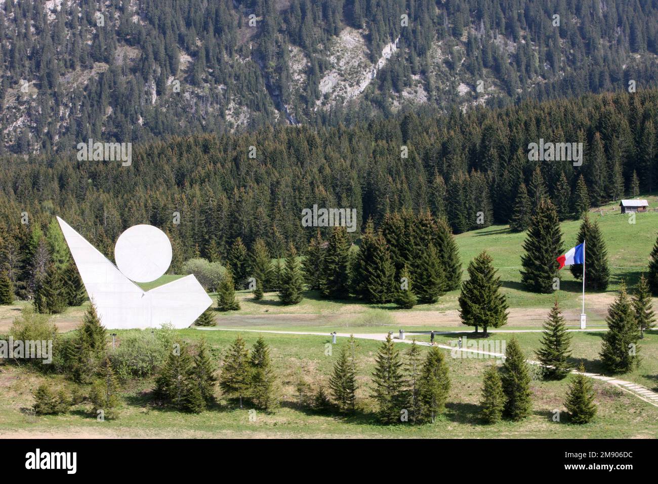 Monument national de la Résistance inauguré le 2 septembre 1973 par André Malraux. Sculpture d'Emile Gilioli. Plateau des Glières. Haute-Savoie. Auver Stock Photo