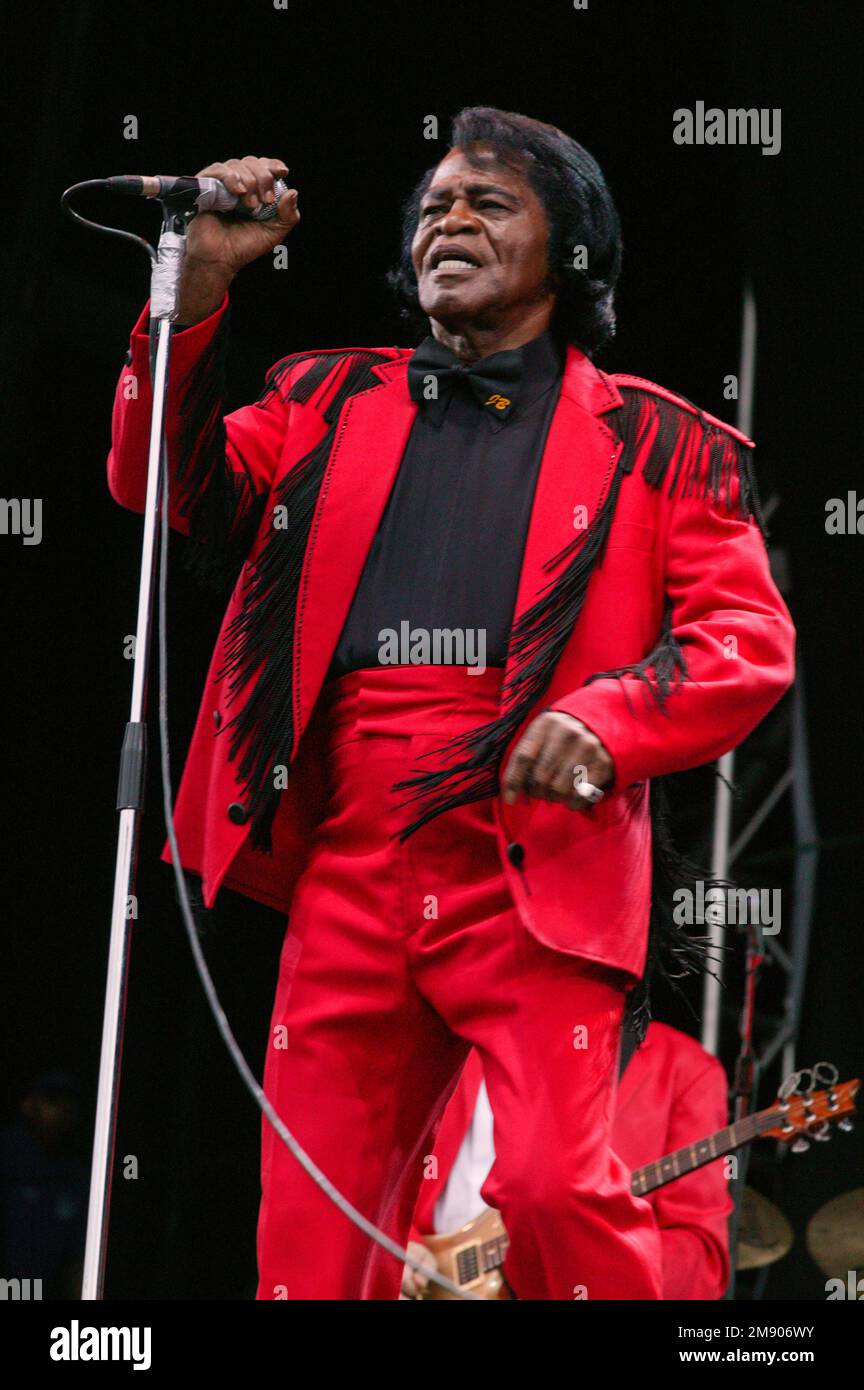 James Brown performing at the Glastonbury festival 2004, Worthy Farm, Somerset, England. Stock Photo