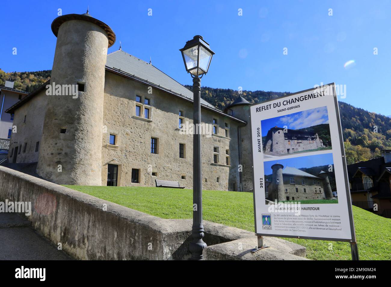 Maison forte de Hautetour. Maison des arts et des artistes. Saint-Gervais les-Bains. Haute-Savoie. Auvergne-Rhône-Alpes. France. Europe. / Strong Hous Stock Photo