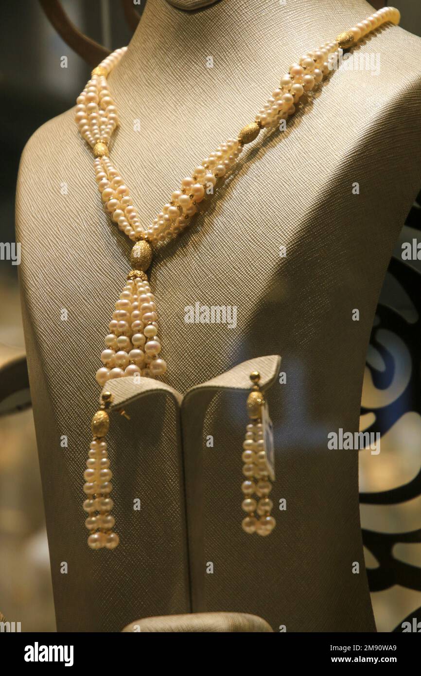 Pearl necklaces for sale in Dubai City, UAE Stock Photo Alamy
