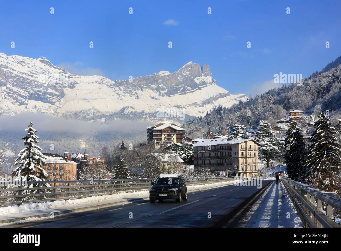 Infrastructure de transport routier hi-res stock photography and images ...